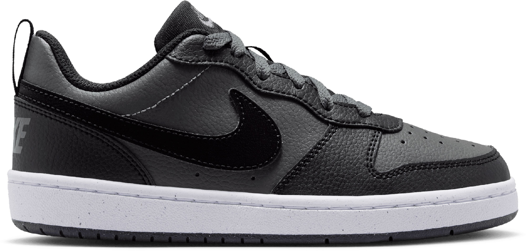 Nike Court Borough Low Veľkosť: 40 EUR