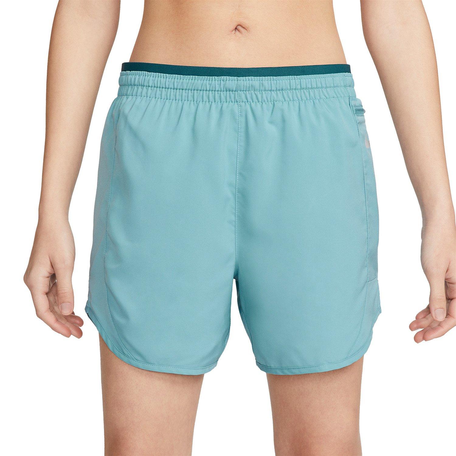 Šortky Nike Tempo Luxe 5in Shorts Veľkosť: XS