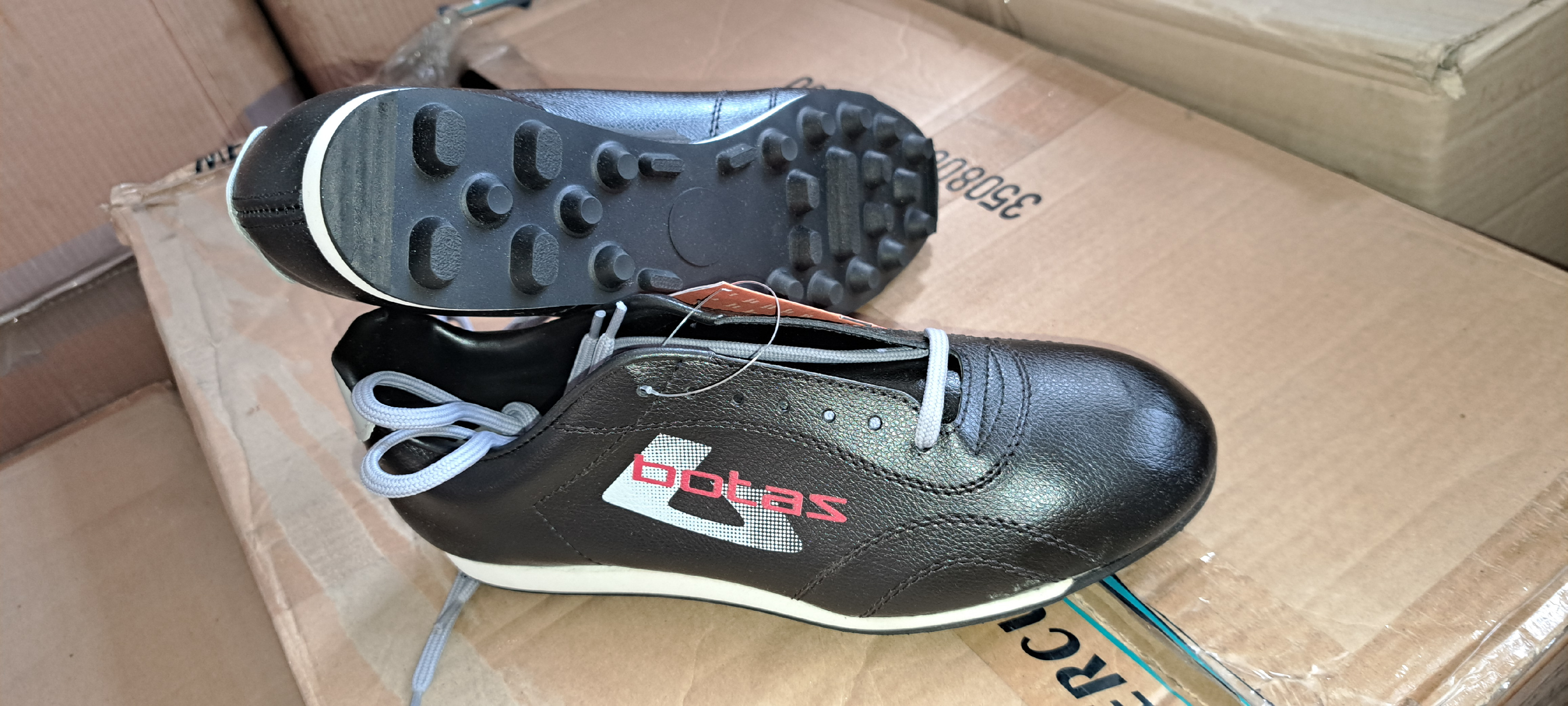 Botas obuv pro orientační běh OR43741 Barva: Černá, Velikost: 38
