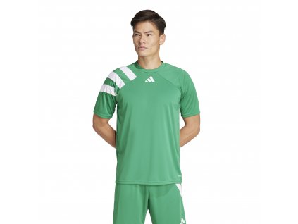 IT5655 3 APPAREL On Model Standard View white