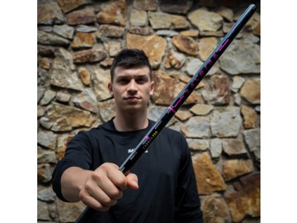 SALMING Q-Series Carbon Pro Shaft 27 Black (Délka hole 96 (107) cm)