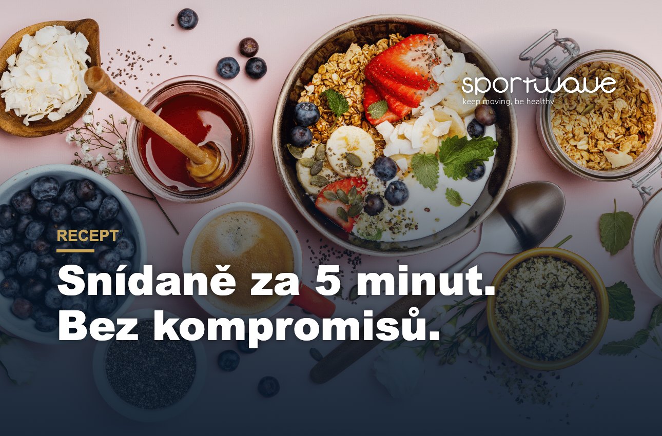 Rychlá a chutná snídaně nejen pro sportovce: Proteinová rýžová kaše s ořechy a sušeným ovocem 🥣💪