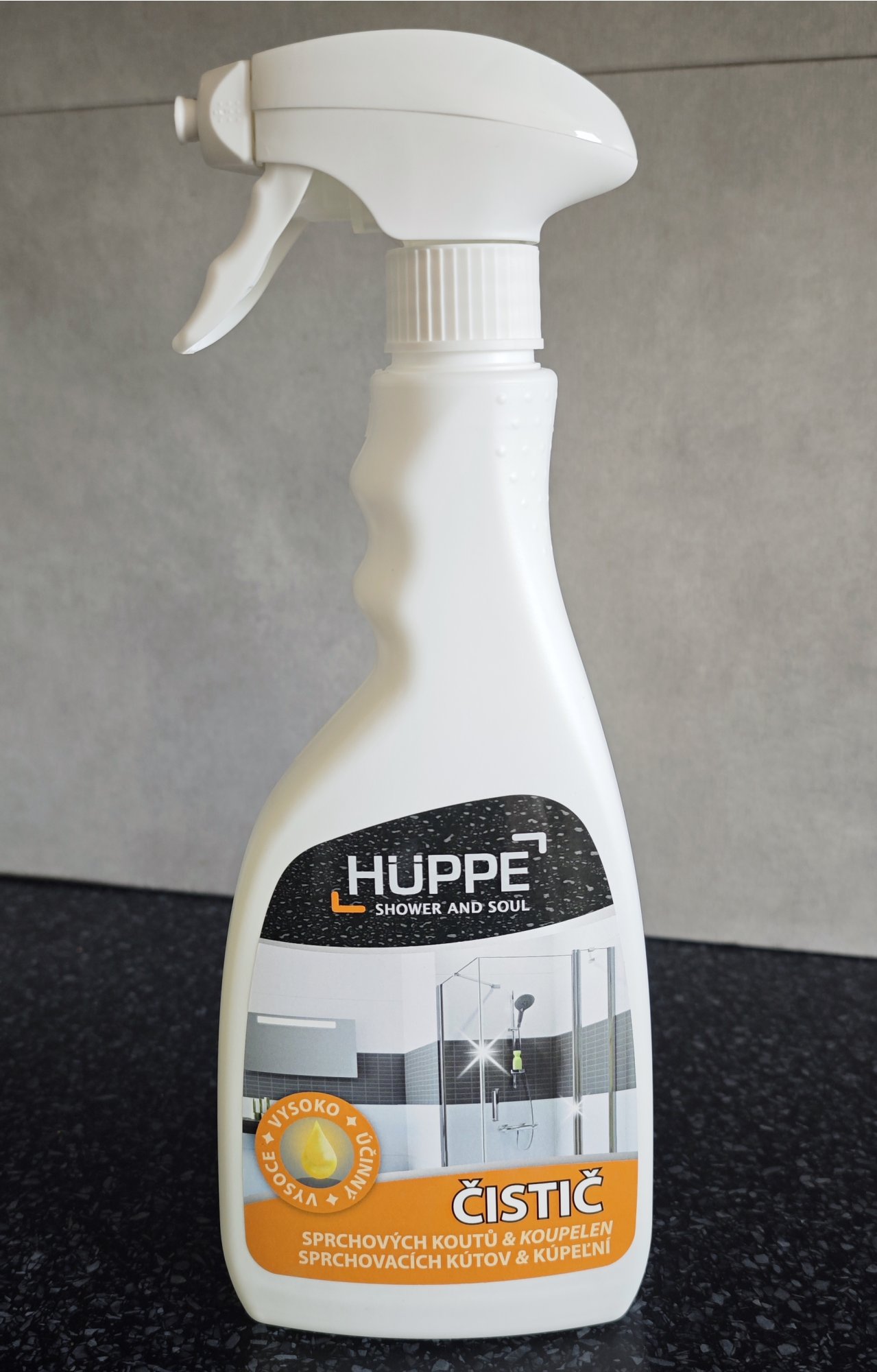 Sprchové a vanové zástěny - péče na všechny povrchy