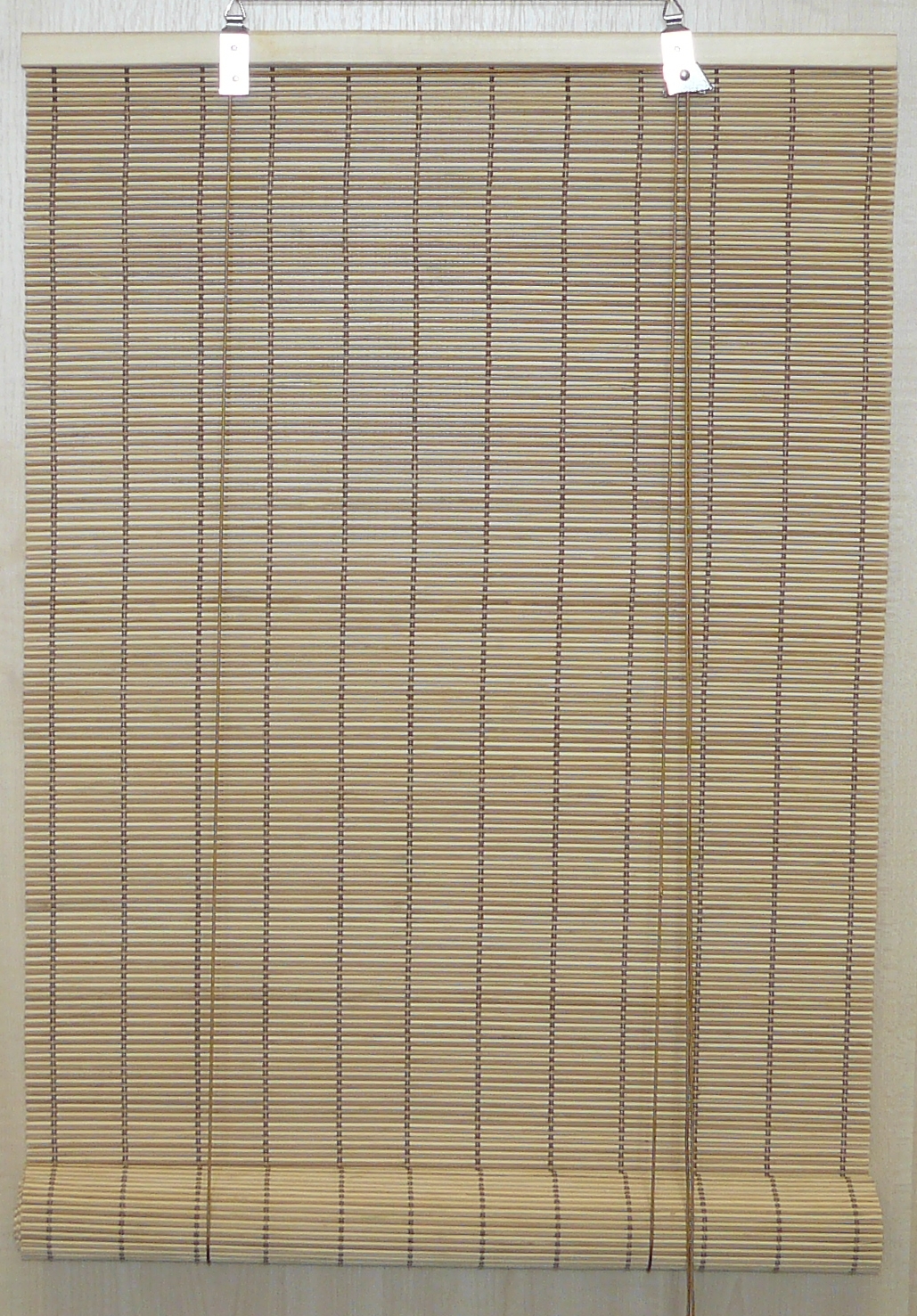 Bambusová roleta Brutus 60x160cm, přírodní (Bambusová rolovací roleta se šňůrovým ovládáním, včetně brzdičky, montážních háčků a prvku na omotání šňůry.)