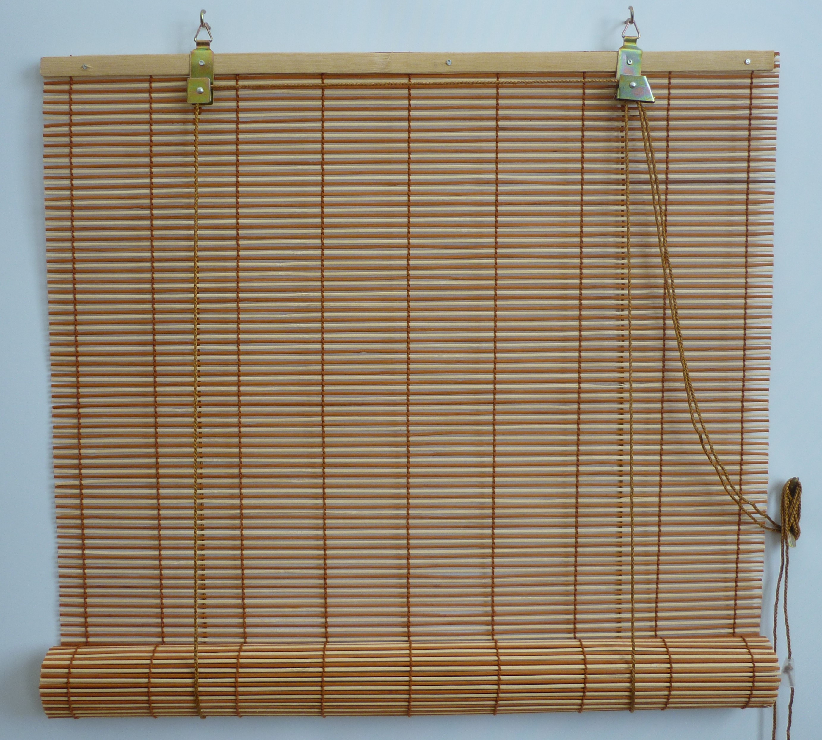 Bambusová roleta 60x160cm, přírodní/třešeň (Bambusová rolovací roleta se šňůrovým ovládáním, včetně brzdičky, montážních háčků a prvku na omotání šňůry.)