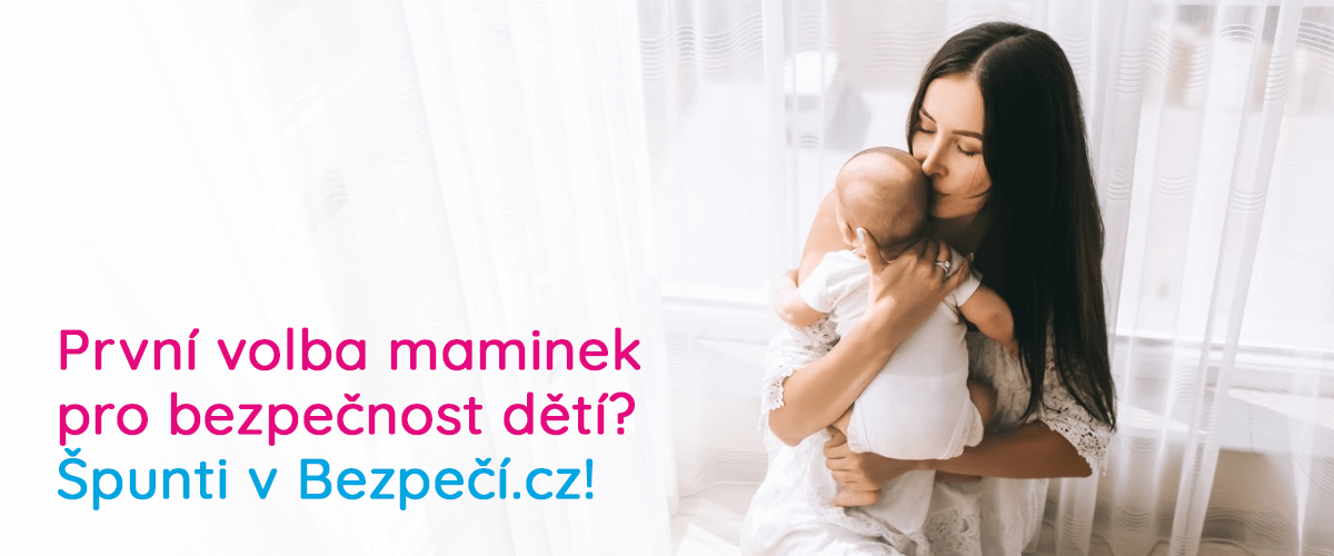 Maminka s miminkem dítě v bezpečí