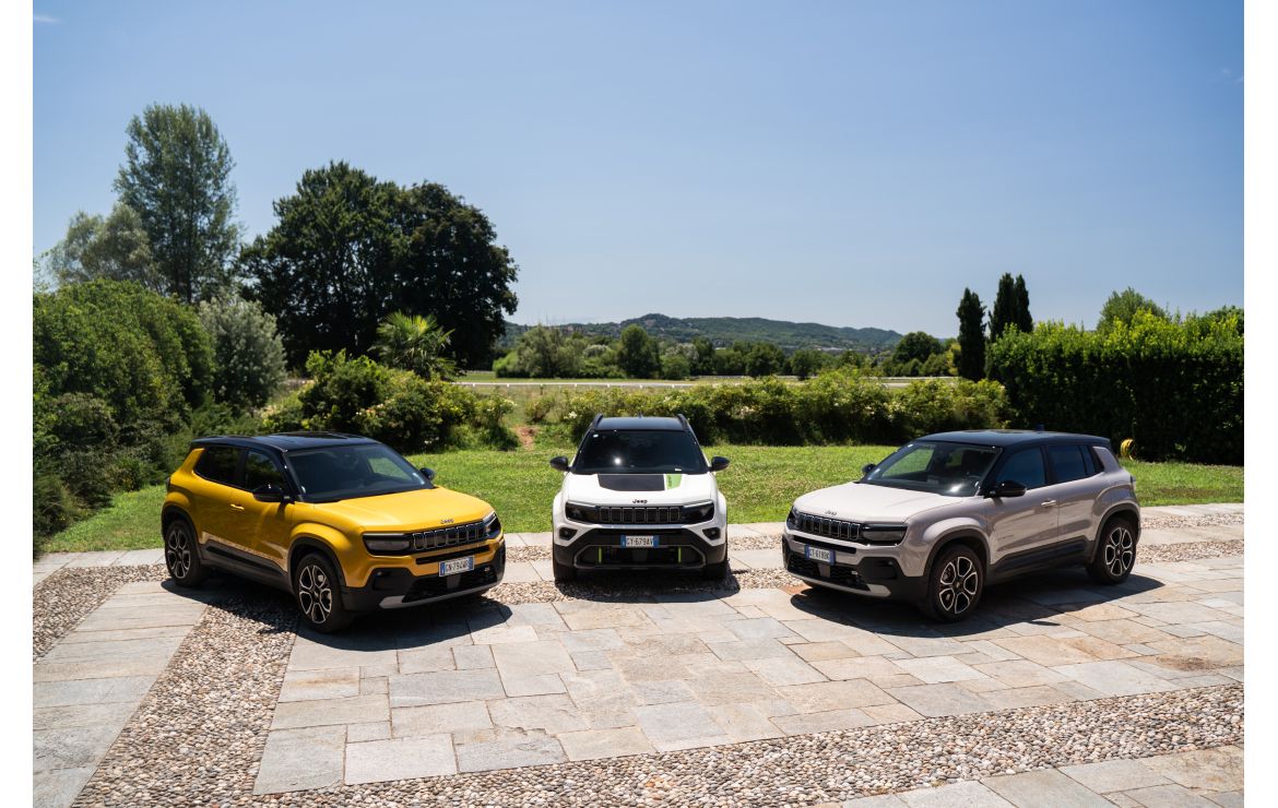Jeep® Avenger zaznamenal 200 000 objednávek, nabídka rozšířená o verzi 4xe