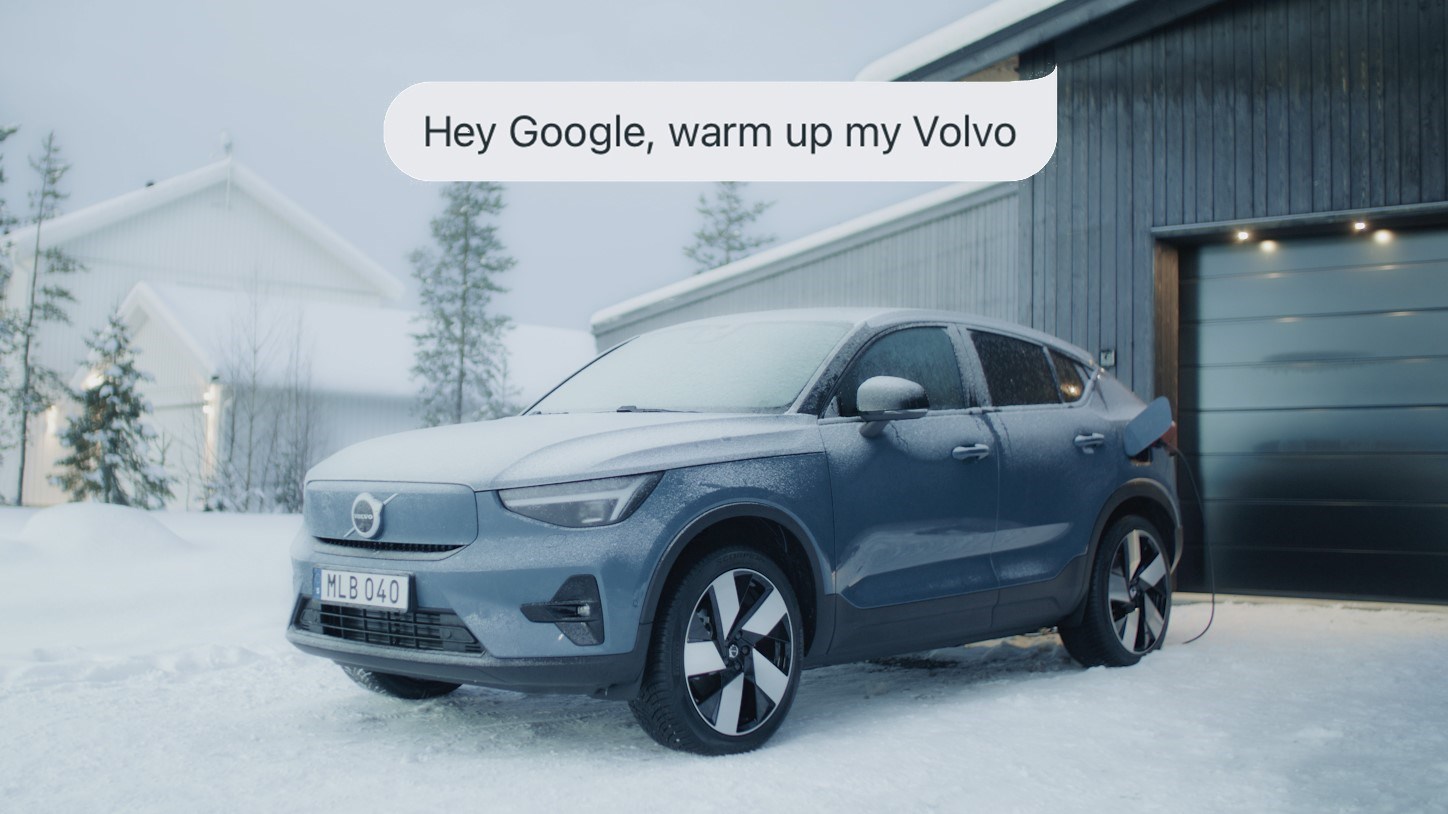 Společnost Volvo Cars se jako první automobilka chystá zavést přímou integraci se zařízeními podporujícími systém Google Assistant