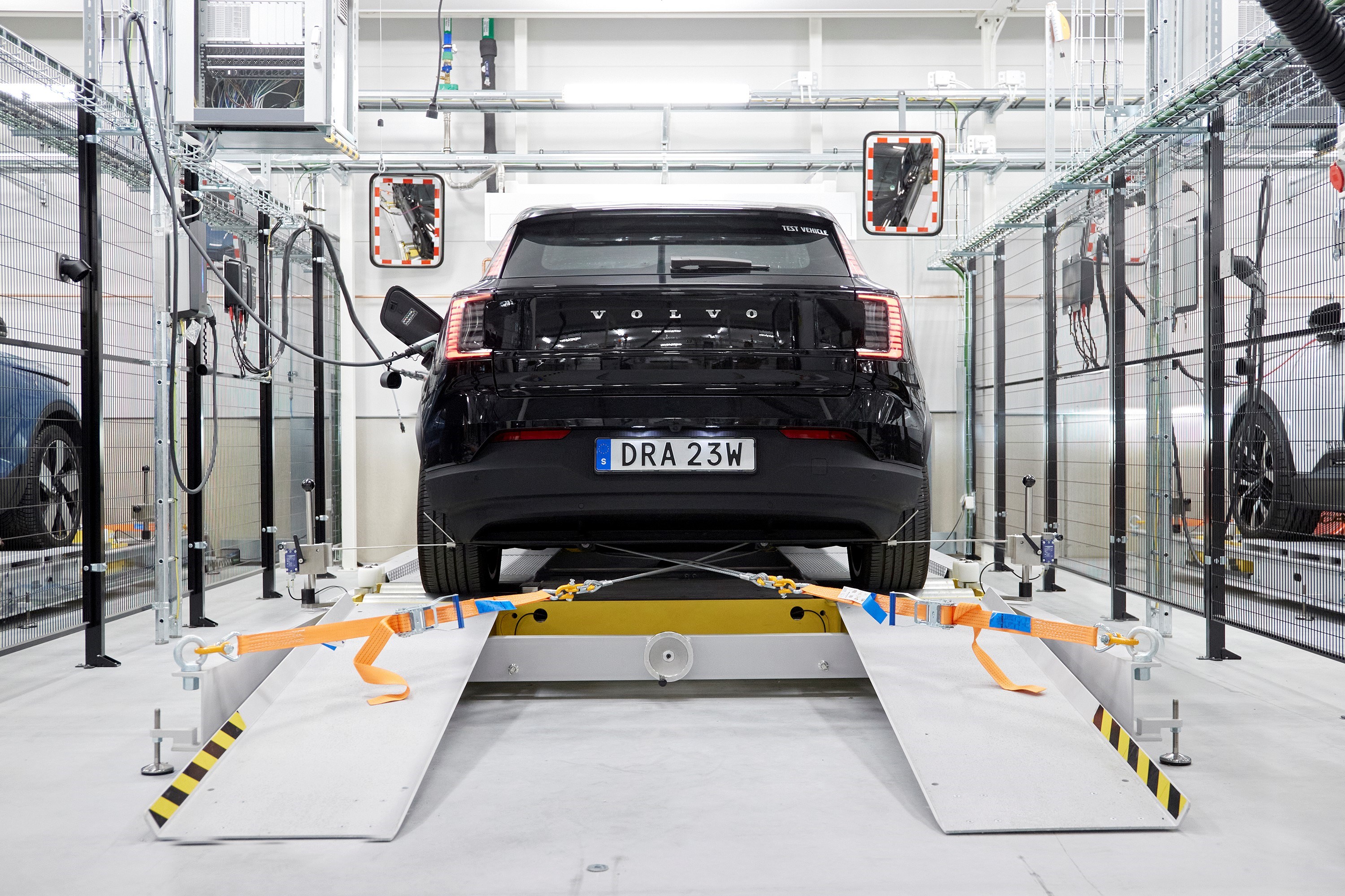 Společnost Volvo Cars otevírá ve Švédsku nové moderní centrum na testování softwaru