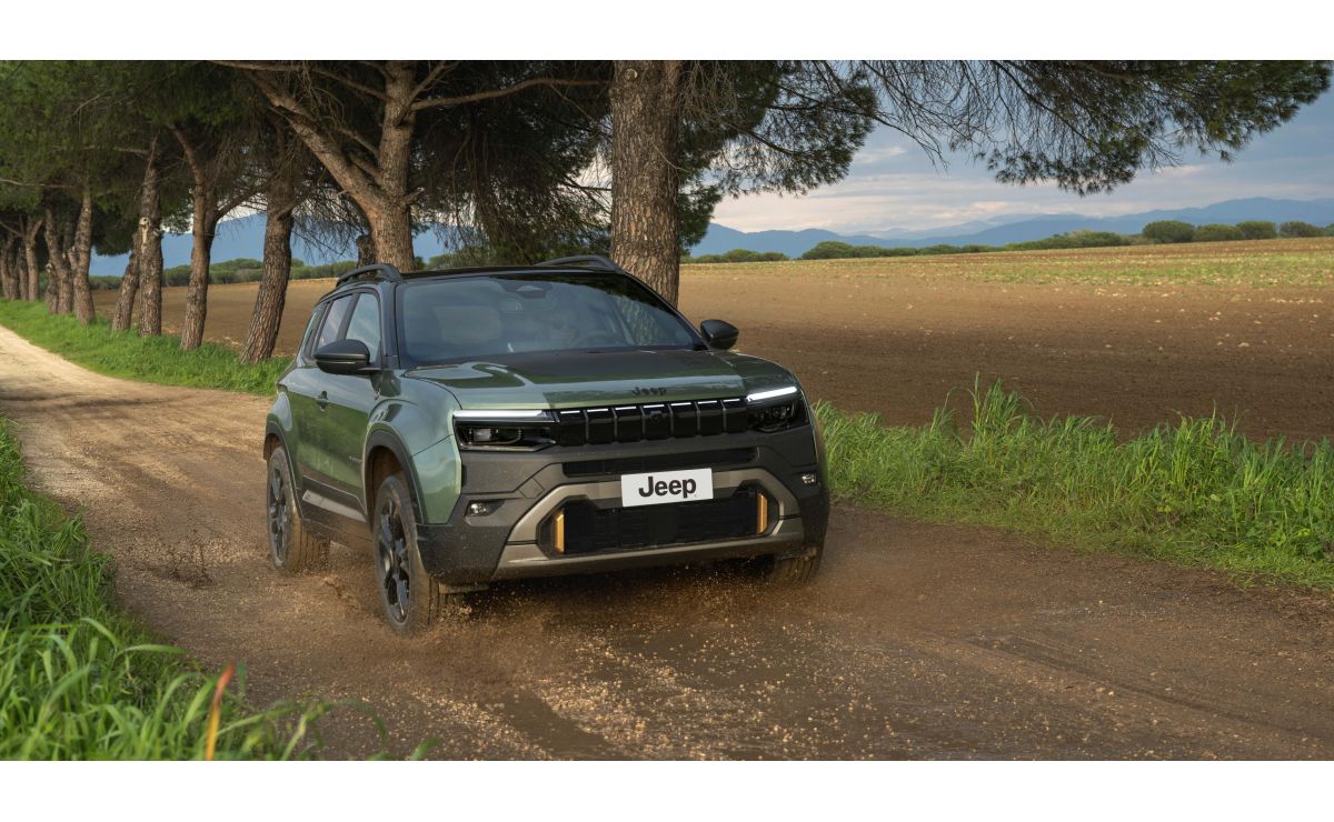 NOVÝ JEEP® AVENGER: evoluce kompaktního vyjádření svobody. Speciální edice 85th Anniversary