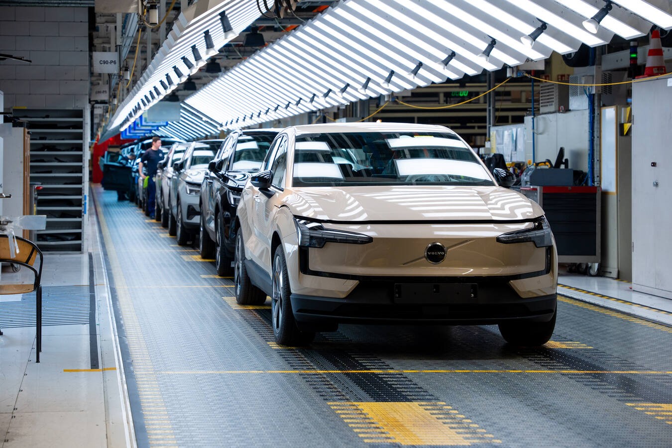 Automobilka Volvo Cars zahájila evropskou výrobu svého nejlépe prodávaného elektrického SUV EX30