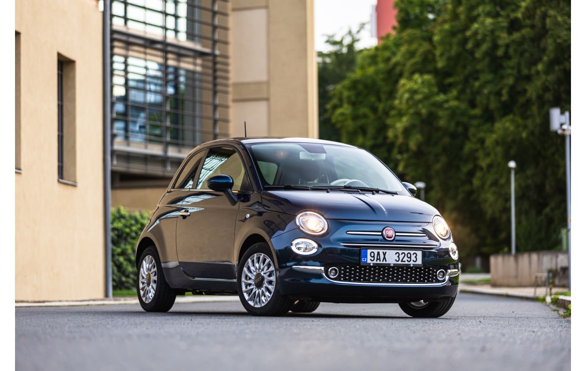 POSLEDNÍ ŠANCE POŘÍDIT SI NA ČESKÉM TRHU IKONICKÝ VŮZ FIAT 500 HYBRID
