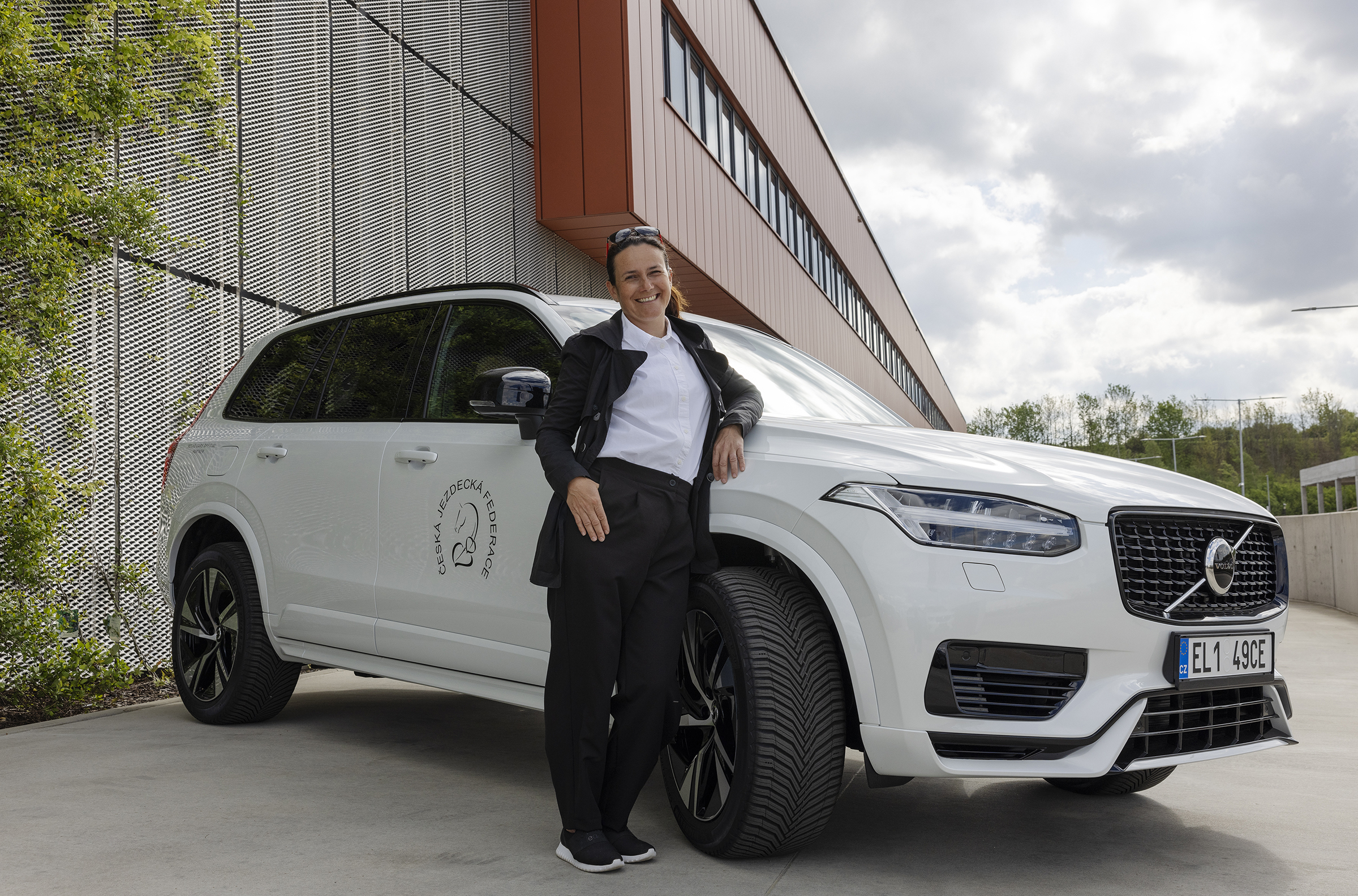 Novou ambasadorkou automobilky Volvo v České republice se stala jezdkyně, manažerka a trenérka Zuzana Janotová.