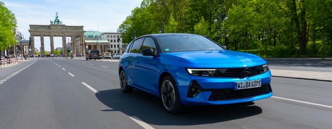 ASTRA ELECTRIC NA STUPNÍCH VÍTĚZŮ V ŽEBŘÍČKU ADAC ECOTEST 2023