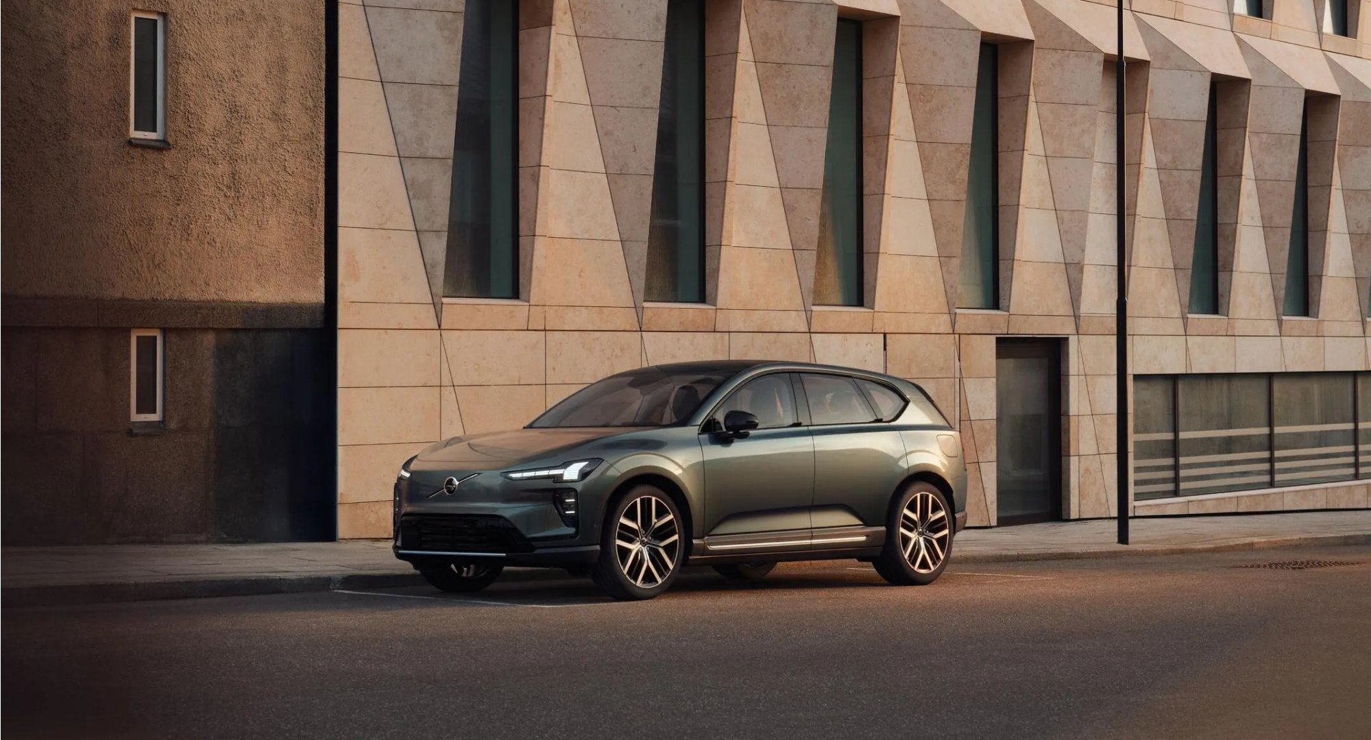 Seznamte se s novým plně elektrickým Volvem EX60:  vozem, který mění pravidla hry