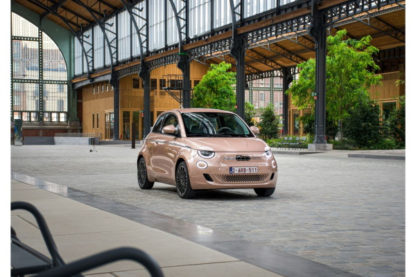 Nová 500 získala už 19. ocenění v Evropě: „Best Car Award 2021“ od Le Moniteur Automobile