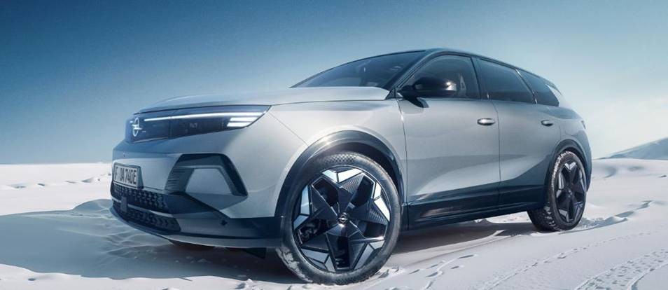 Nekompromisní síla: Grandland Electric AWD míří na český trh!