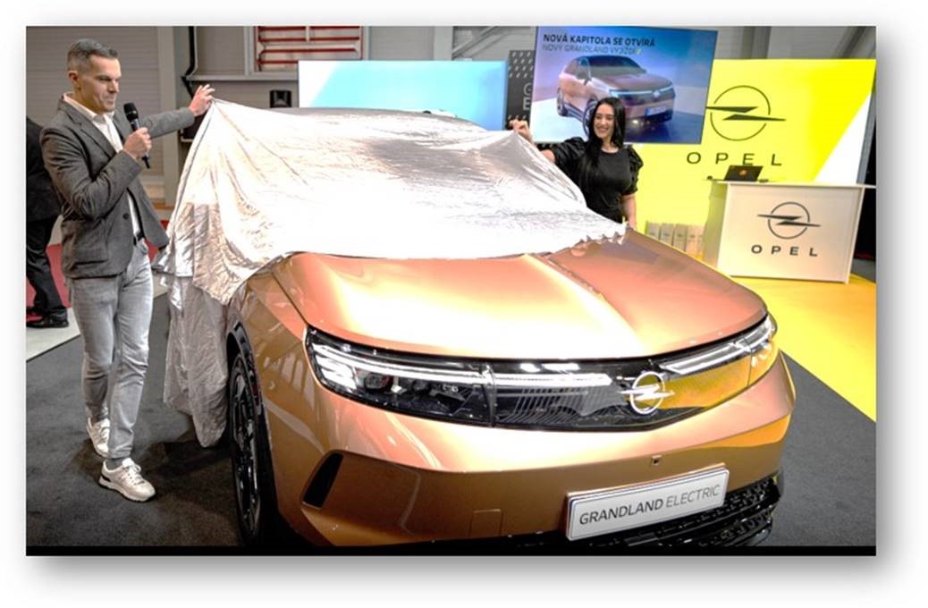 Nový Grandland na e-SALONU zaujal. A nyní spouštíme objednávání!