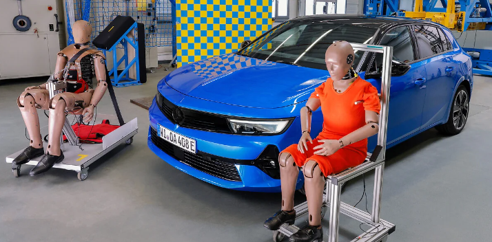 Půlstoletí bezpečnostních pásů ve vozech Opel