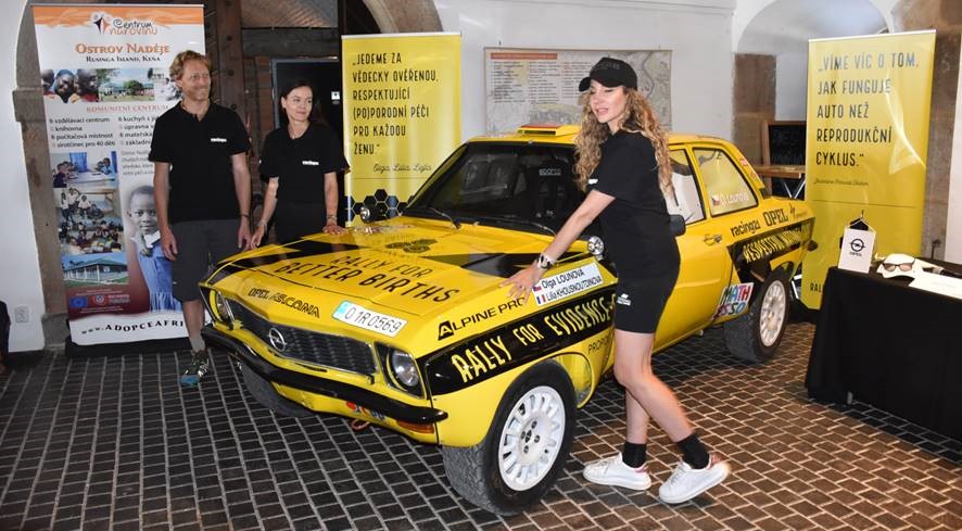 Tým Racing21 oficiálně představil ženskou posádku Ascony A pro legendární East African Safari Classic
