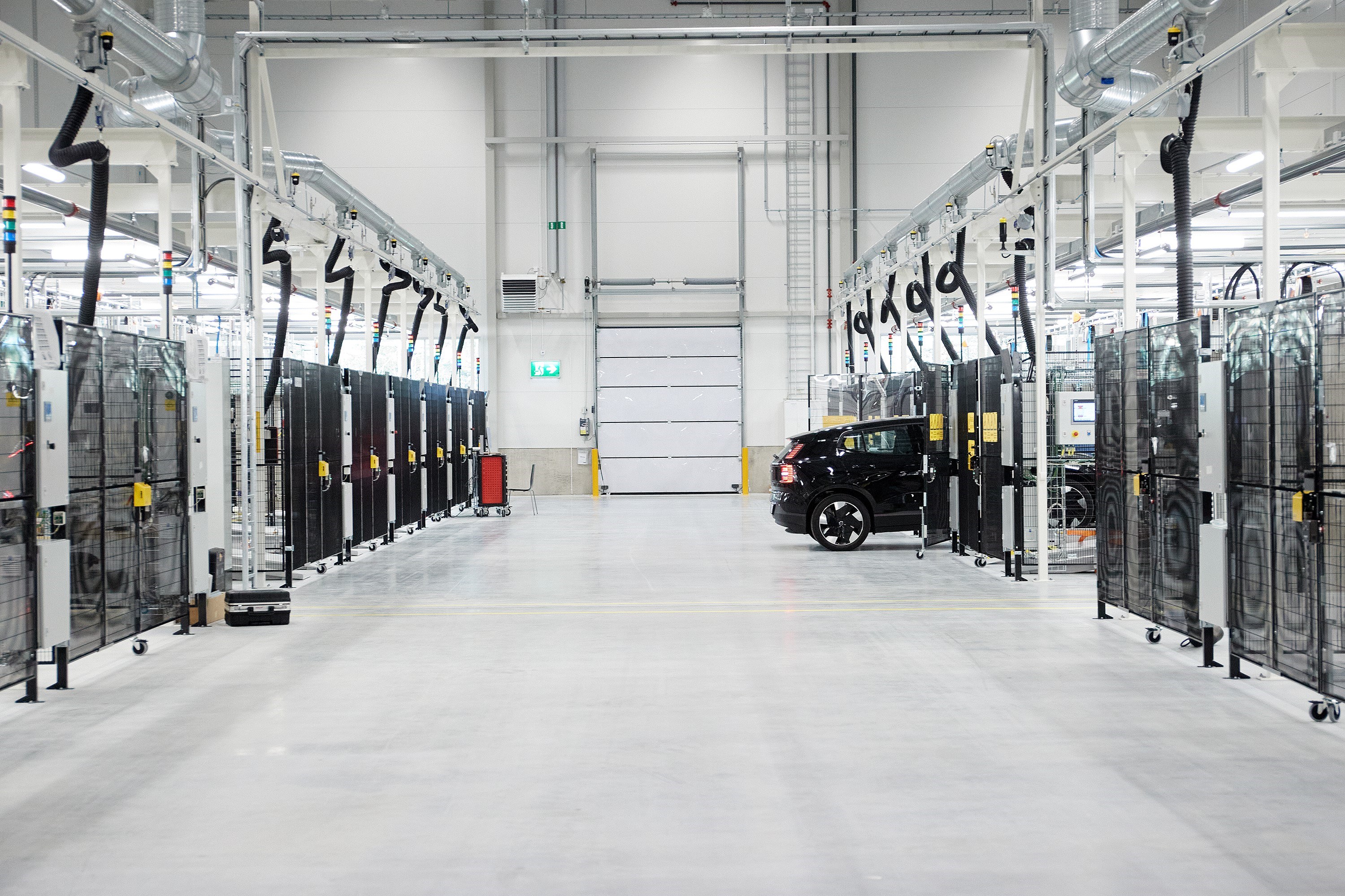 318100_Volvo_Cars_opens_new_state-of-the-art_software_testing_centre_in_Sweden