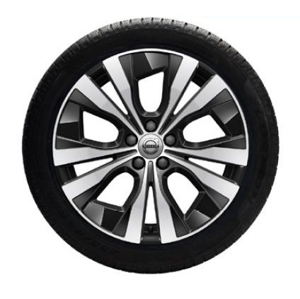 Sada zimních pneu Nokian 235/60 R18 a disků z lehkých slitin