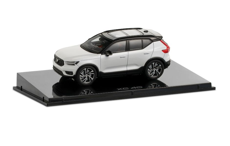 Model dětský XC40 1:43 bílý