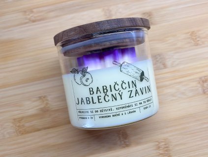 Sójová svíčka "M" - Babiččin jablečný závin