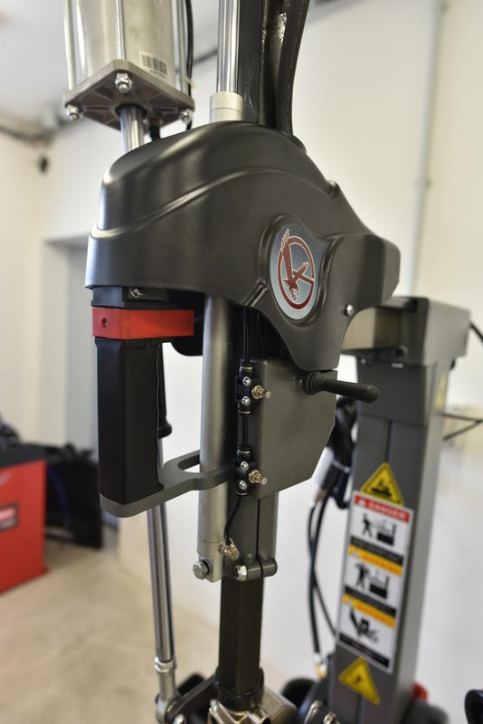Ferdus Vyzúvačka LC889NV s automatickým palcom a helperom AL390H