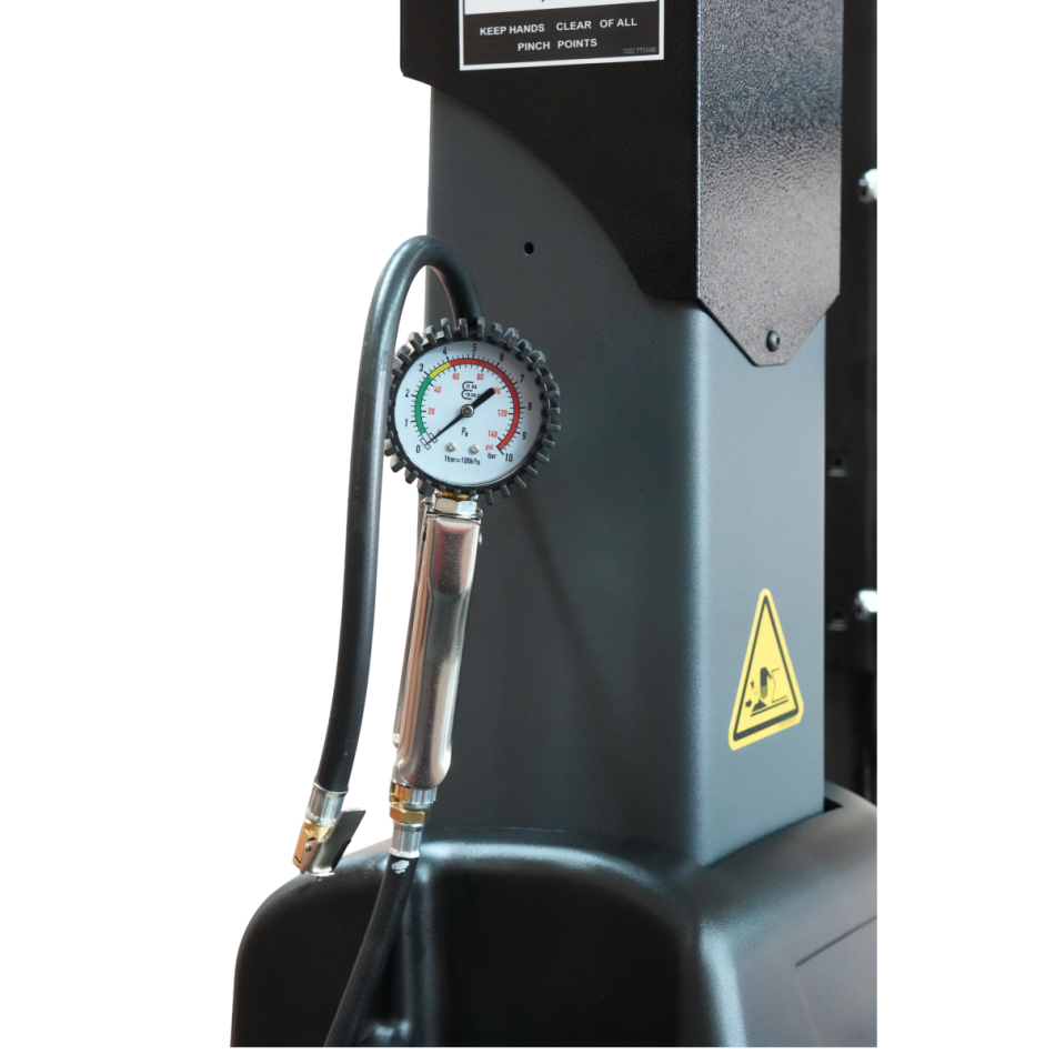 RETTER RC818A – priestorovo úsporná prezúvačka pneumatík do 26"