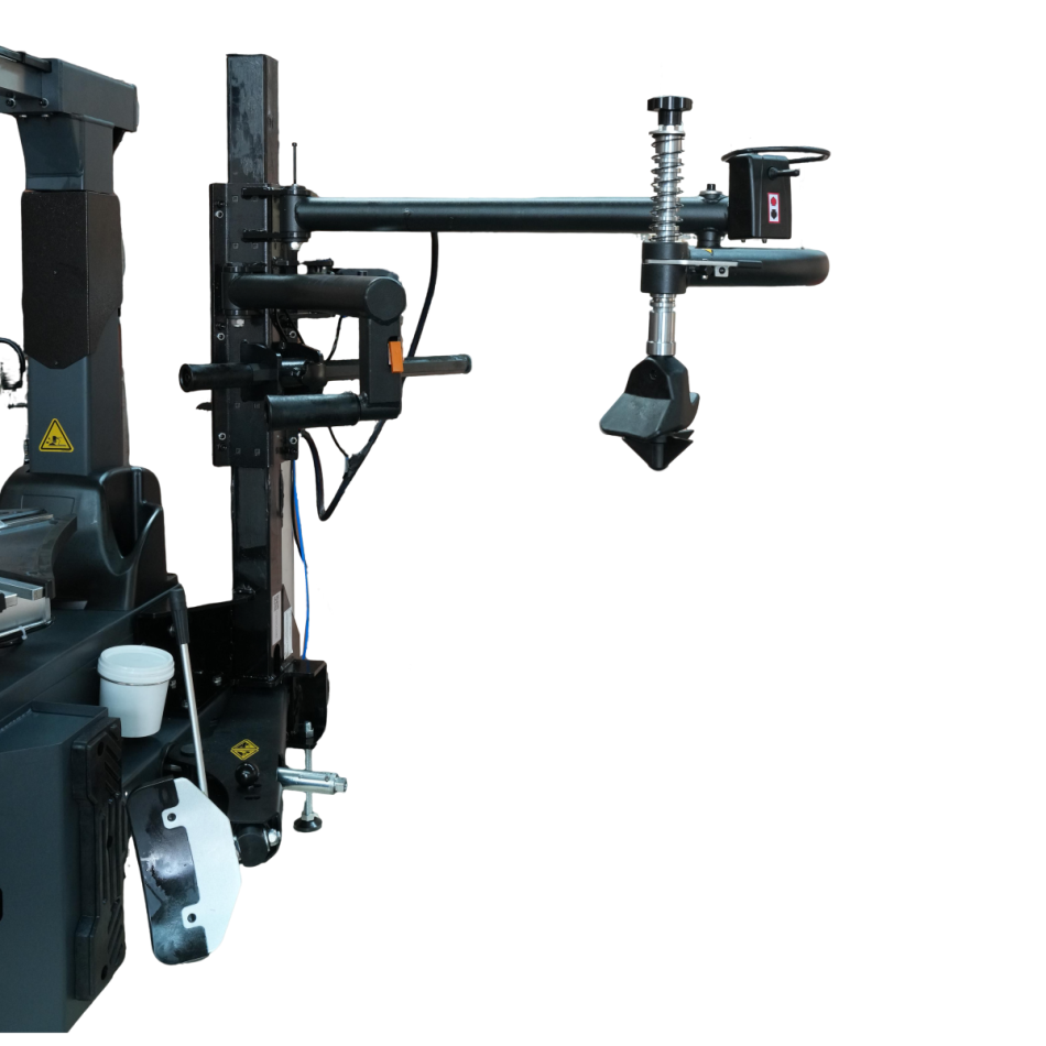 RETTER RC818A – priestorovo úsporná prezúvačka pneumatík do 26"