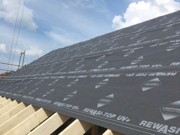 Pojistné hydroizolační fólie, difuzní, paropropustné nebo kontaktní?