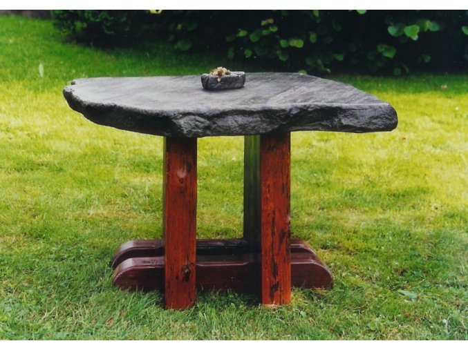 Kamenný stůl Norman