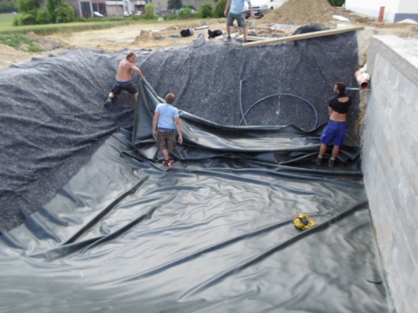 vodní nádrž Edscha, J. Hradec