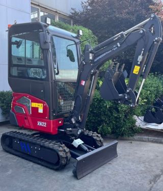 Mini báger 2,2t s motorom Kubota, s uzavretou kabínou, rozťahovací podvozok, mimoosé kopanie, prídavný okruh a mnohé iné....