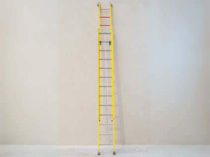 FC Celosklolaminatovy vysuvny zebrik s lanem