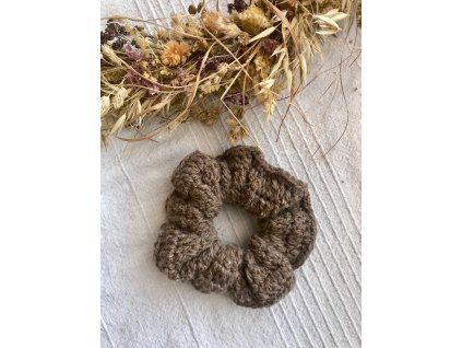 Háčkovaná gumička hnědá tweed