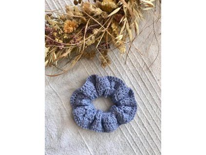 Háčkovaná gumička šedomodrá
