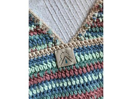 Háčkovaný top s knoflíky Earthy stripe