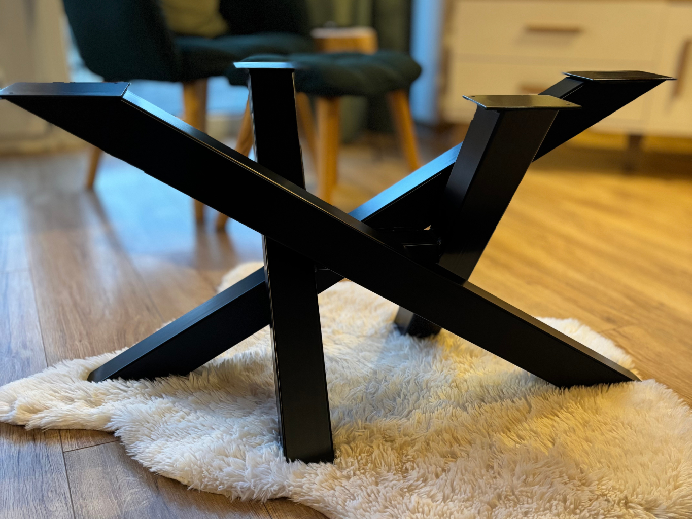 Prečo je podnož Mikado srdcom moderného stola? 5 dôvodov, ktoré musíte poznať