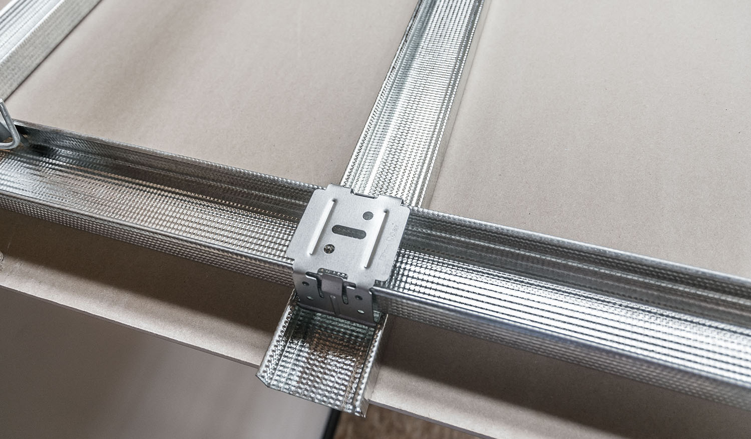 Krížová spojka rozložená