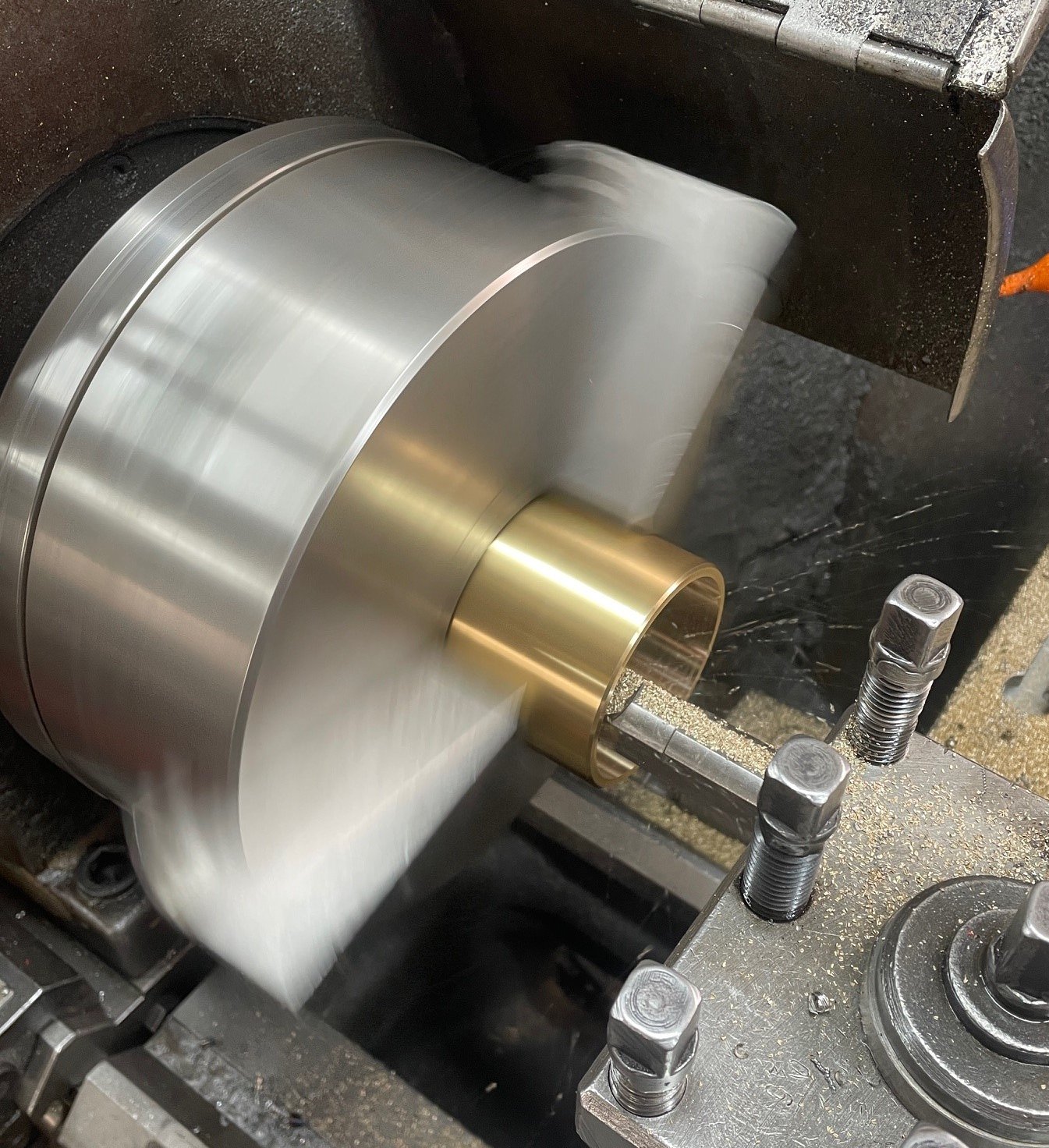 Úprava a predaj klzných puzdier pre strojárstvo – Stellmaxx.sk