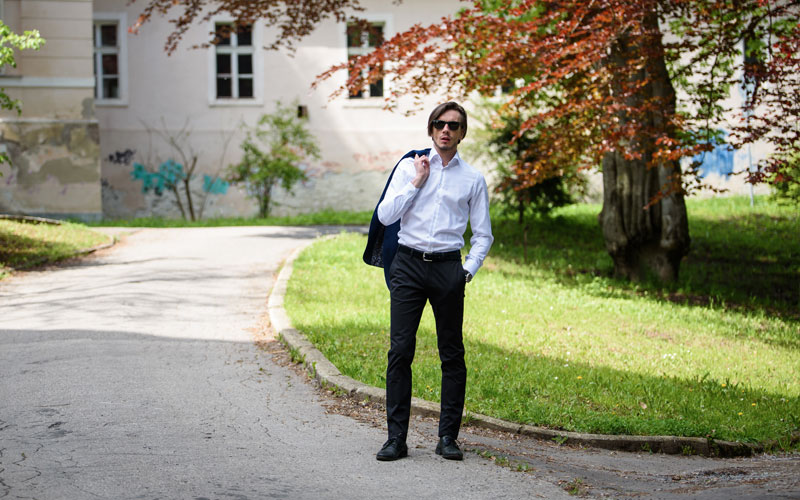 Chinos nohavice - ako ich nosiť