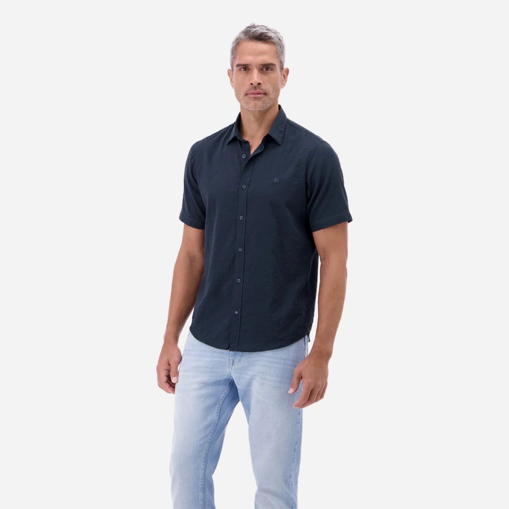 Styling tmavomodrej košele LERROS s krátkym rukávom