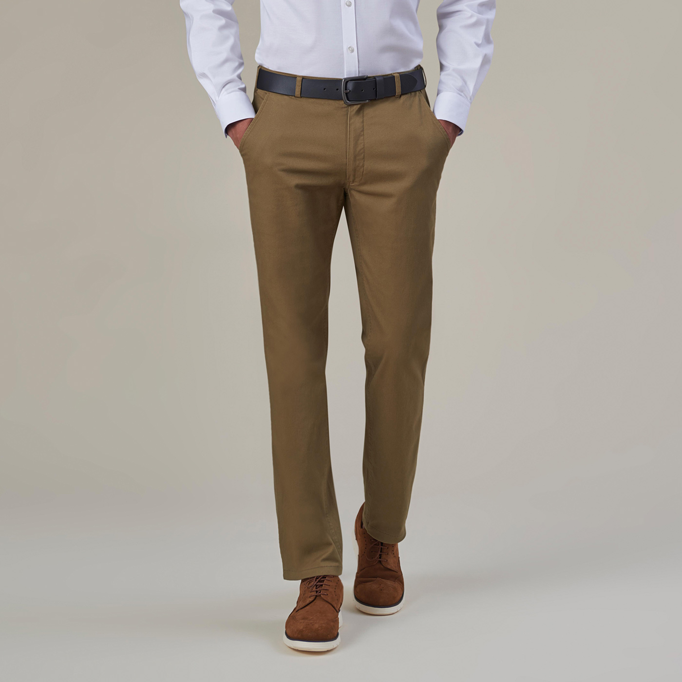 Brook Taverner Svetlohnedé Chinos nohavice Veľkosť: 34, Dĺžka nohavíc: Long 34" Brook Taverner