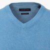 Modrý sveter výstrih do V