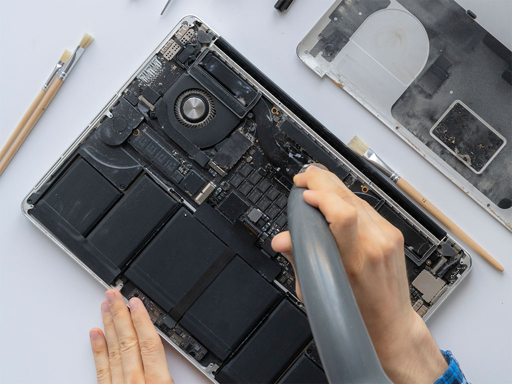 Jak vyčistit notebook a prodloužit jeho životnost