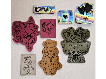 Balíček koženkových štítkov Dievča