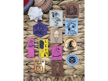 Balíček koženkových štítkov LETO MIX SK
