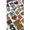 Koženkový štítok Včielka ornamenty